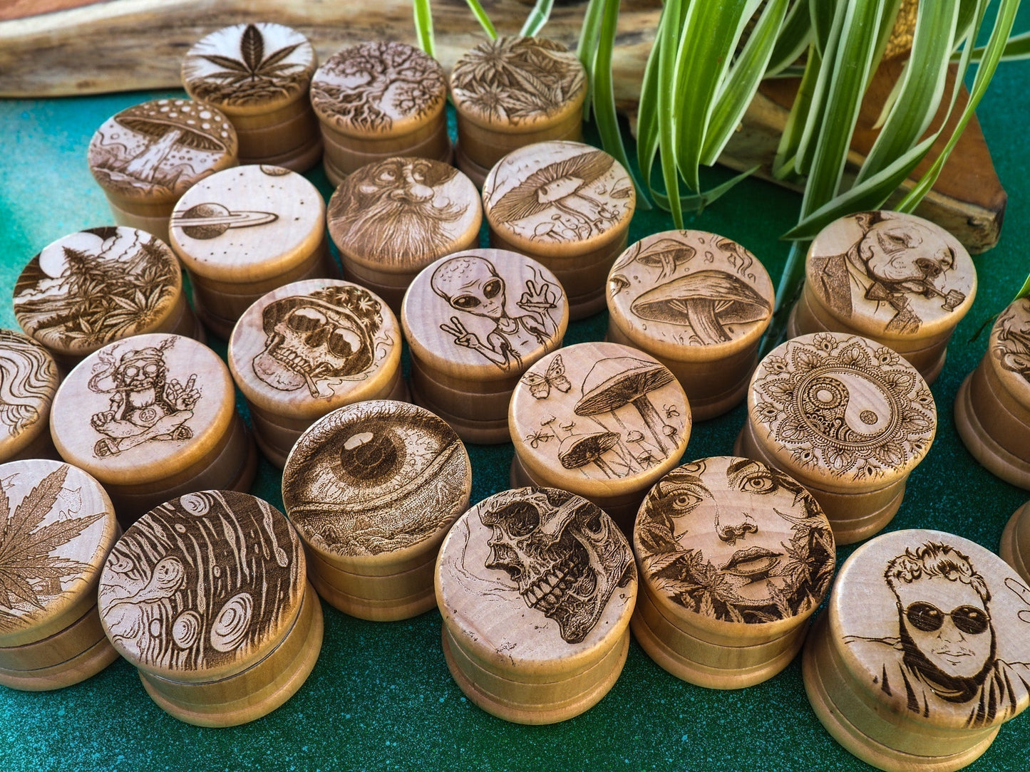 Herb Grinder, 3 Part, Hand Muller, Crusher, Metal Teeth, Wood Engraved, Custom Personalized Gift For All Occasions, Kief Chamber, Single Leaf